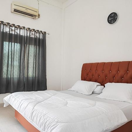 Adela Homestay Syariah Near Universitas Muhammadiyah Jambi Mitra Reddoorz Exterior photo