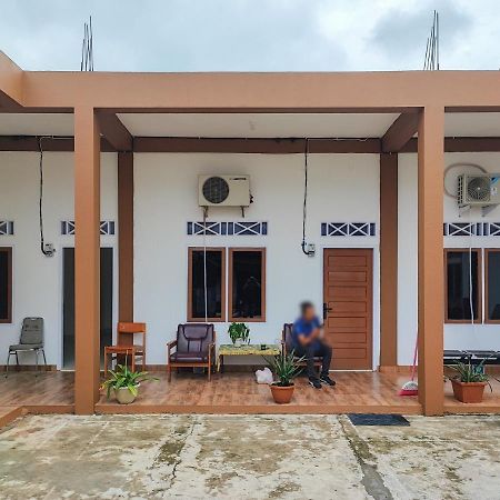 Adela Homestay Syariah Near Universitas Muhammadiyah Jambi Mitra Reddoorz Exterior photo