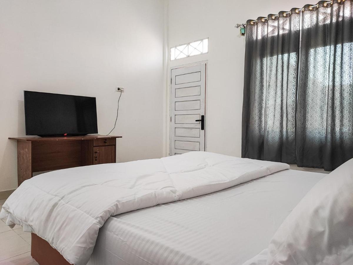 Adela Homestay Syariah Near Universitas Muhammadiyah Jambi Mitra Reddoorz Exterior photo