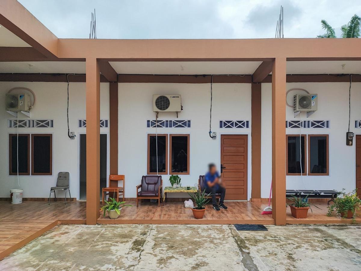 Adela Homestay Syariah Near Universitas Muhammadiyah Jambi Mitra Reddoorz Exterior photo