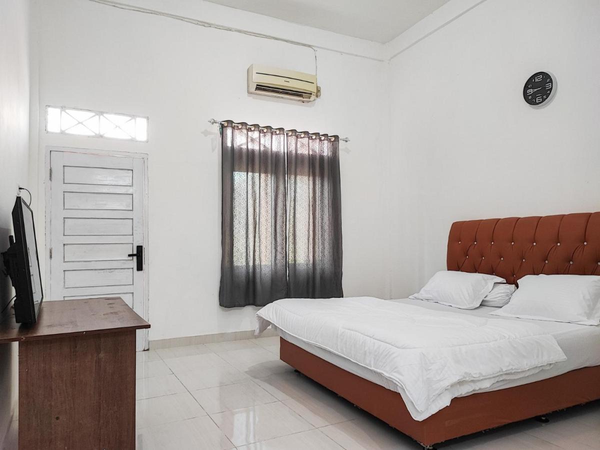 Adela Homestay Syariah Near Universitas Muhammadiyah Jambi Mitra Reddoorz Exterior photo